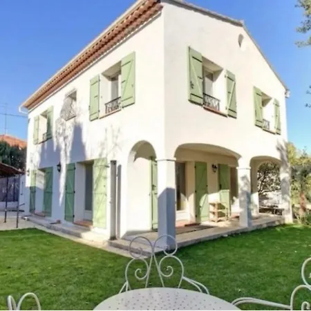 Elegant 4-5 Bedrooms Walk To Palais & Beaches Villa Cannes