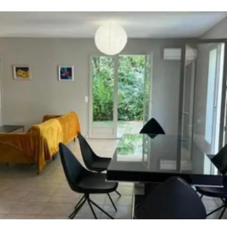Elegant 4-5 Bedrooms Walk To Palais & Beaches Villa *