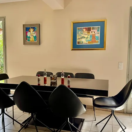 Elegant 4-5 Bedrooms Walk To Palais & Beaches *