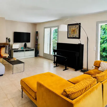 Elegant 4-5 Bedrooms Walk To Palais & Beaches * Cannes